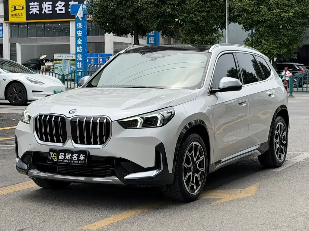 BMW X1 — фото 1