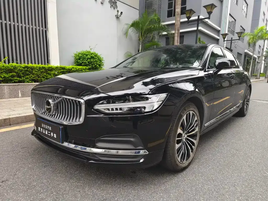 Volvo S90 — фото 1