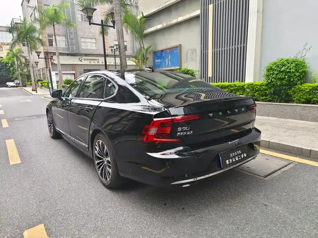 Volvo S90 — фото 4
