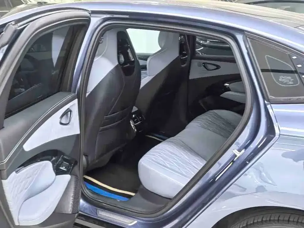 BYD Seal — фото 7