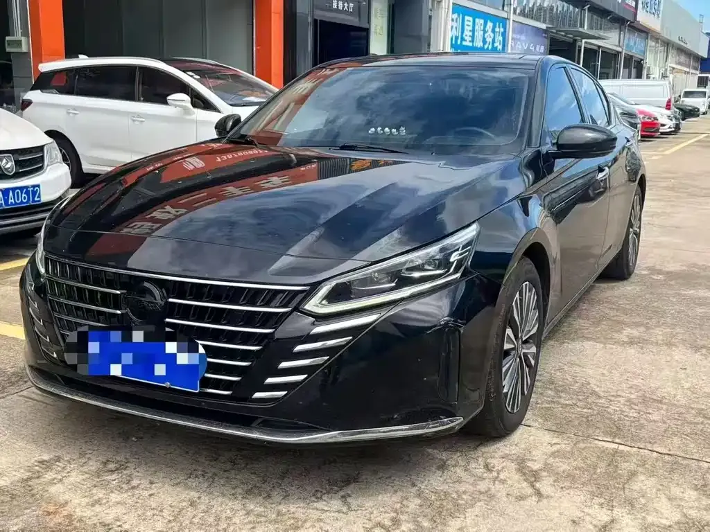 Nissan Teana — фото 1