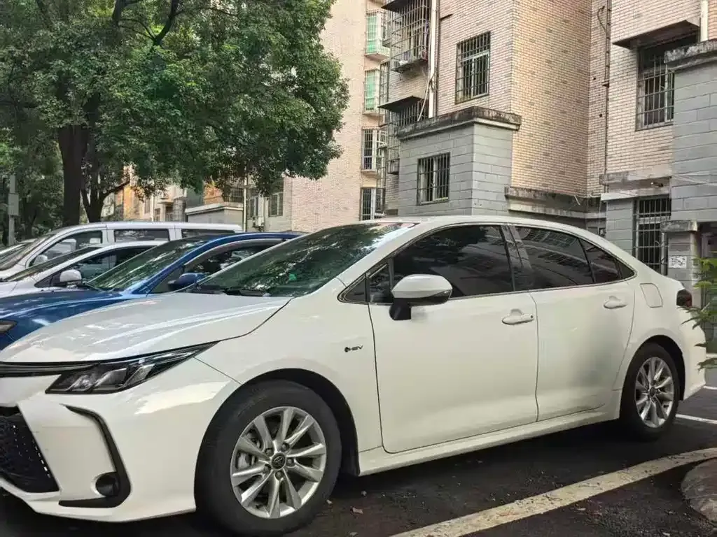 Toyota Corolla — фото 3