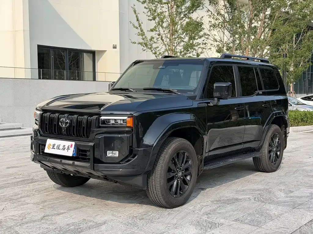 Toyota Prado — фото 1