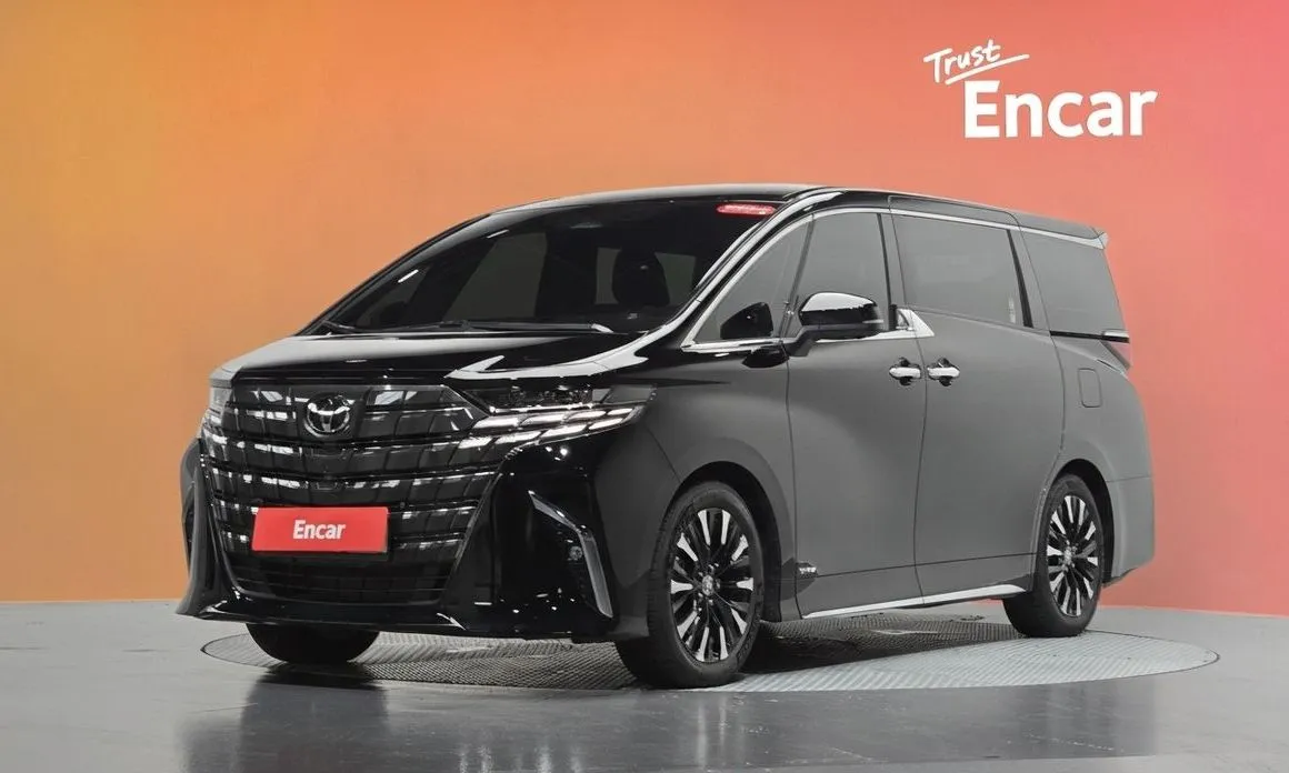 Toyota Alphard — фото 1