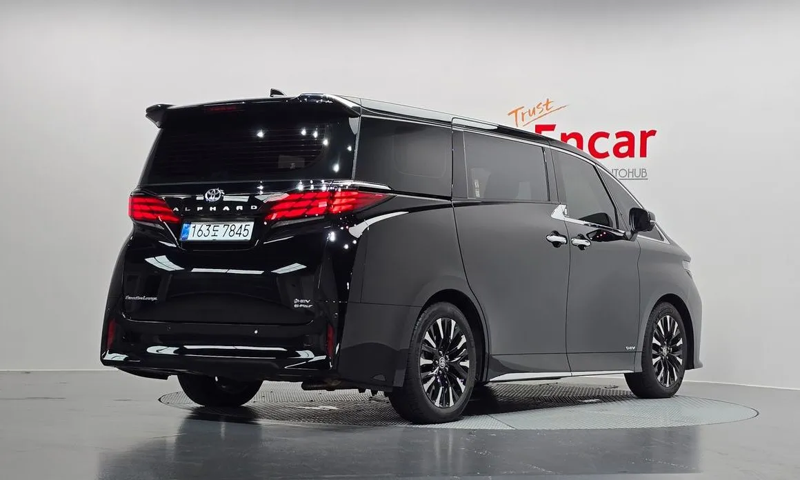 Toyota Alphard — фото 5