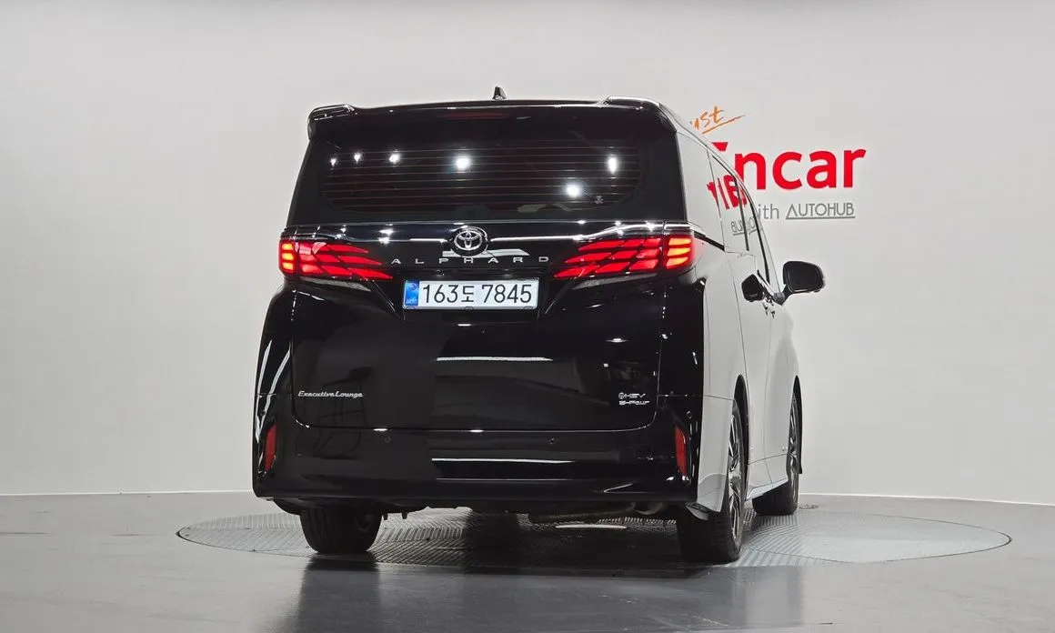 Toyota Alphard — фото 4
