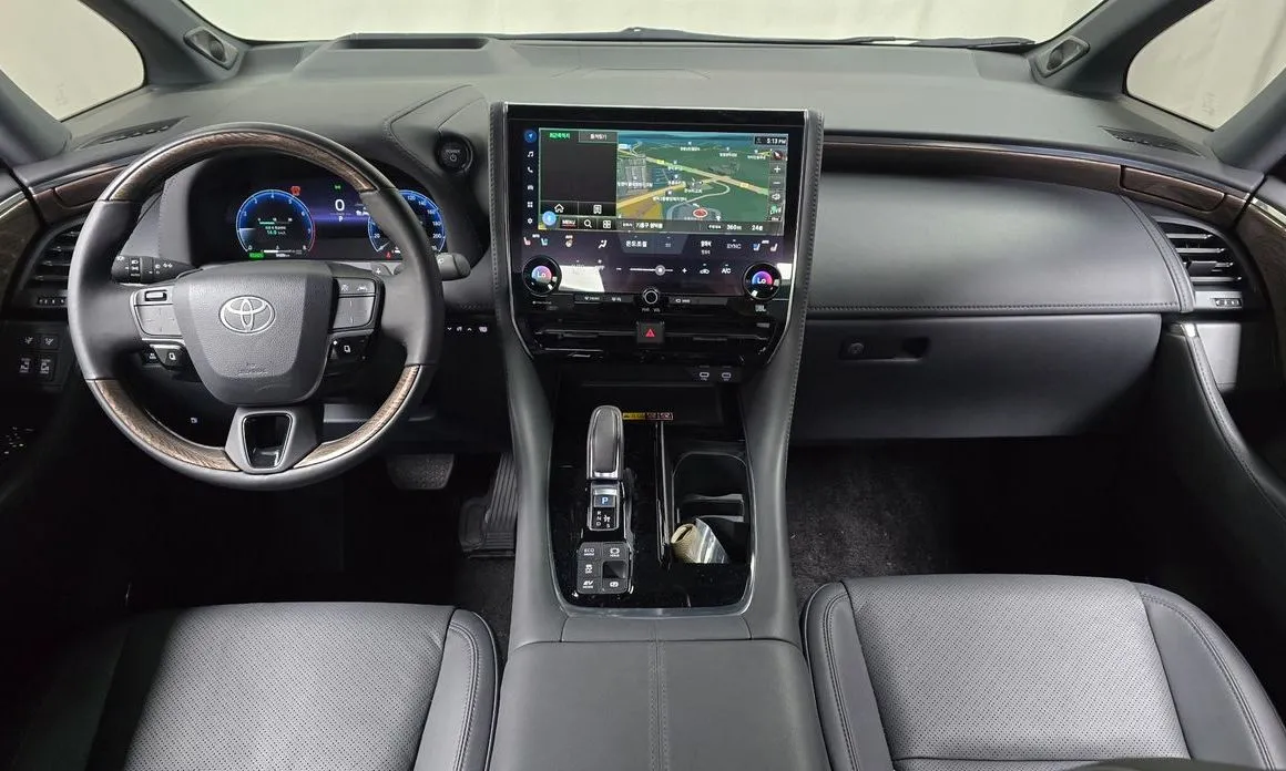 Toyota Alphard — фото 7