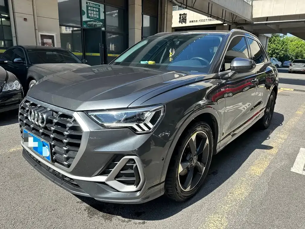 Audi Q3 — фото 1