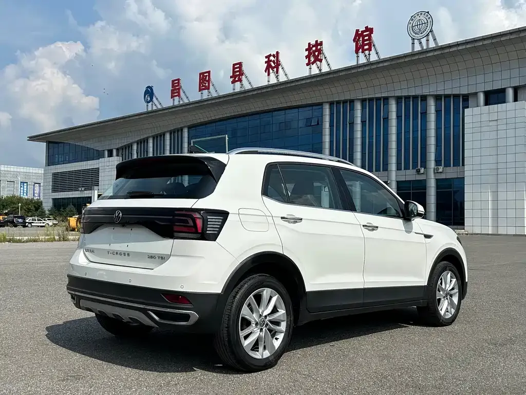 Volkswagen T-Cross — фото 10