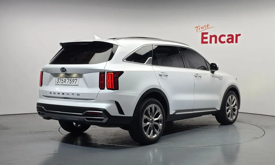 Kia Sorento — фото 5