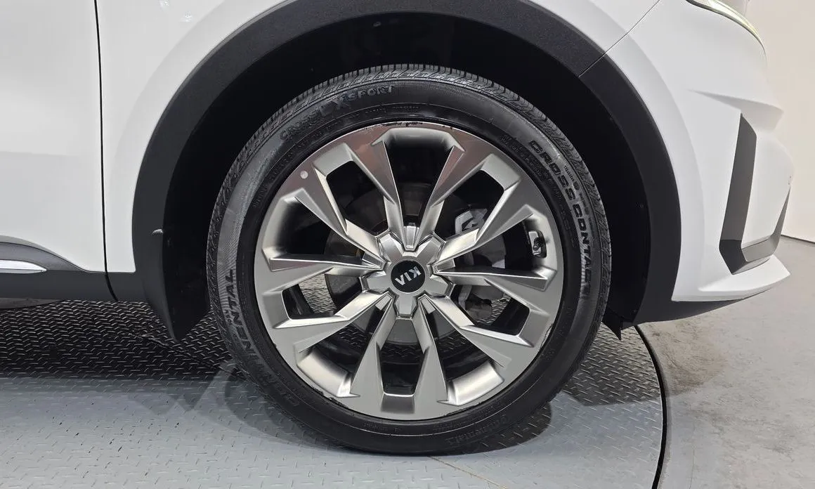 Kia Sorento — фото 7
