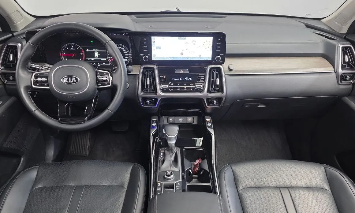 Kia Sorento — фото 9