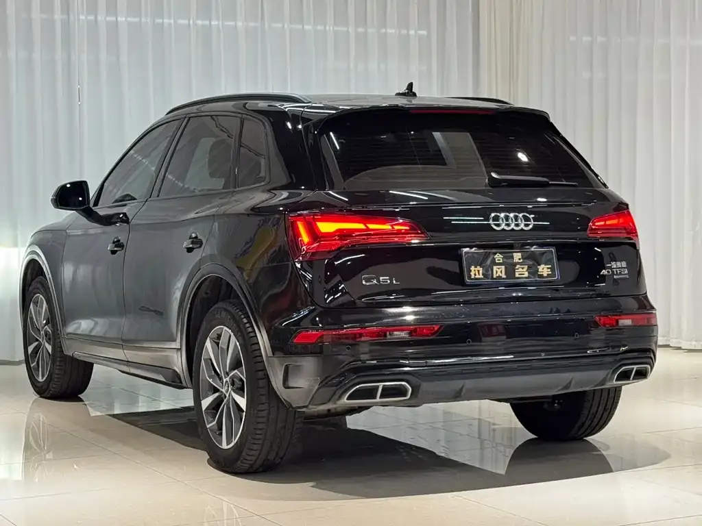Audi Q5L — фото 5