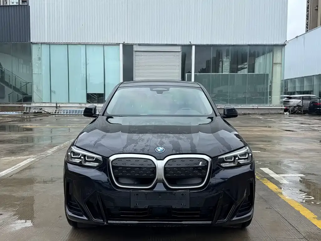 BMW iX3 — фото 6