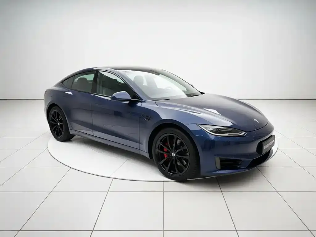 Tesla Model 3 — фото 3