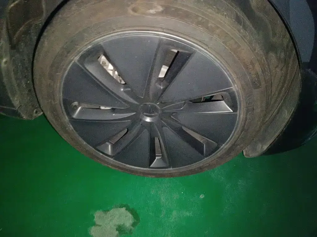 Tesla Model 3 — фото 10