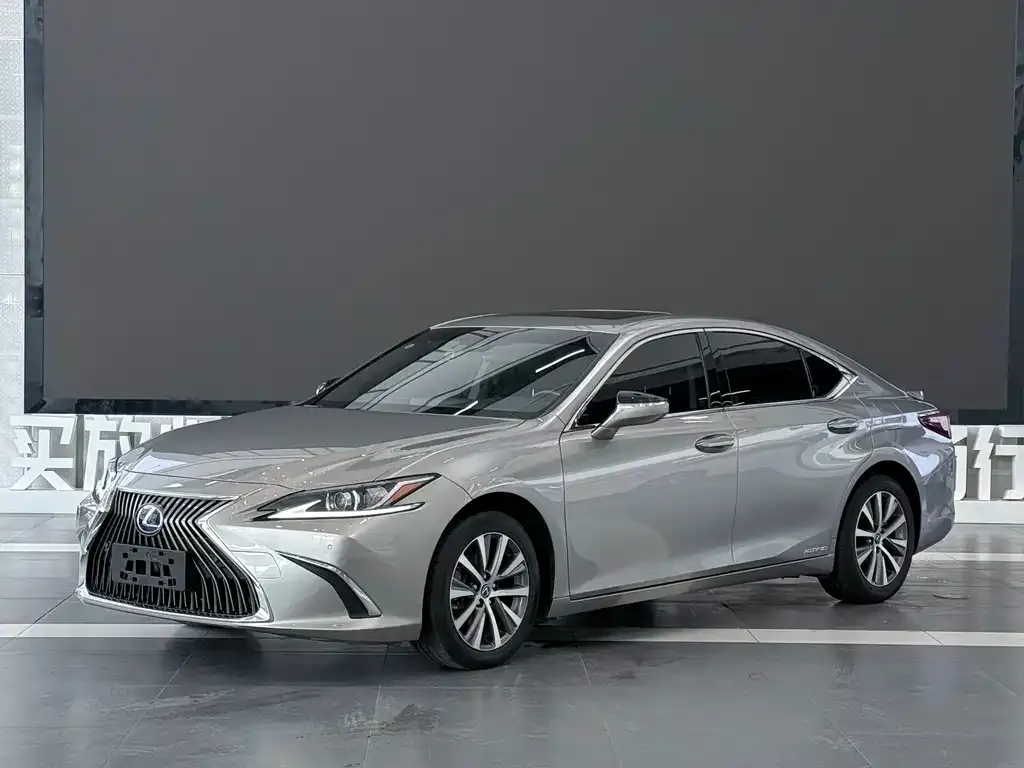 Lexus ES — фото 1