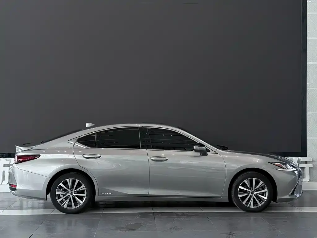 Lexus ES — фото 2