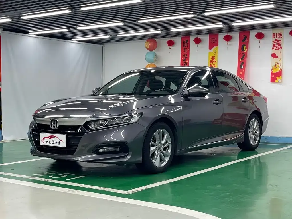 Honda Accord — фото 1