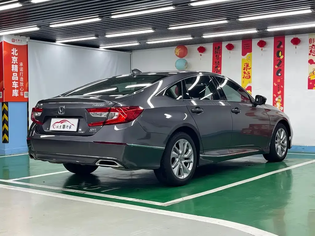 Honda Accord — фото 6