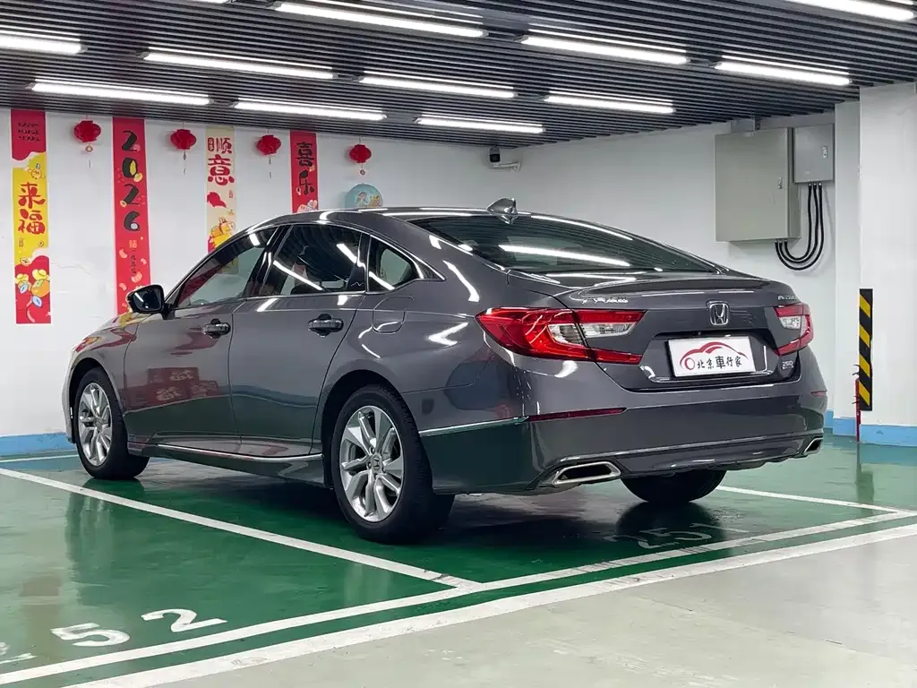Honda Accord — фото 10