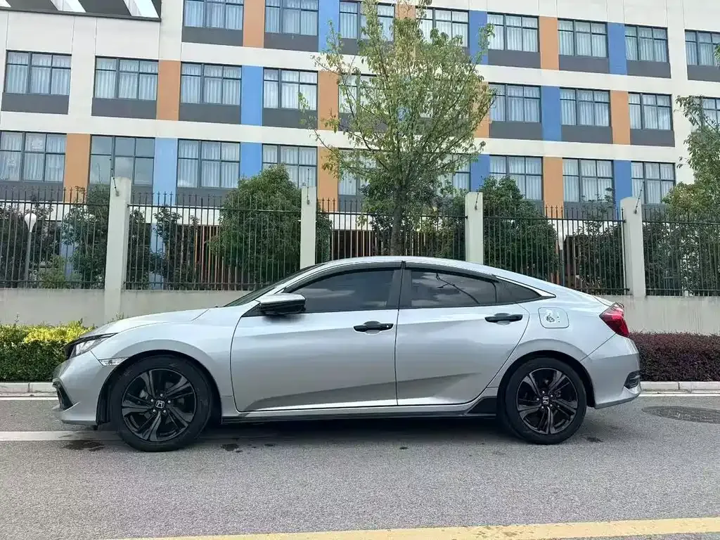 Honda Civic — фото 6