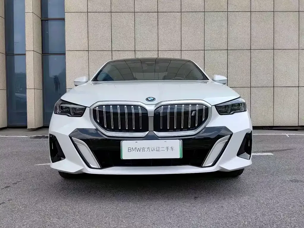 BMW i5 — фото 8