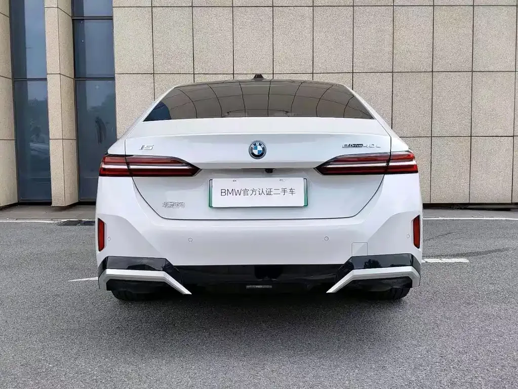 BMW i5 — фото 5