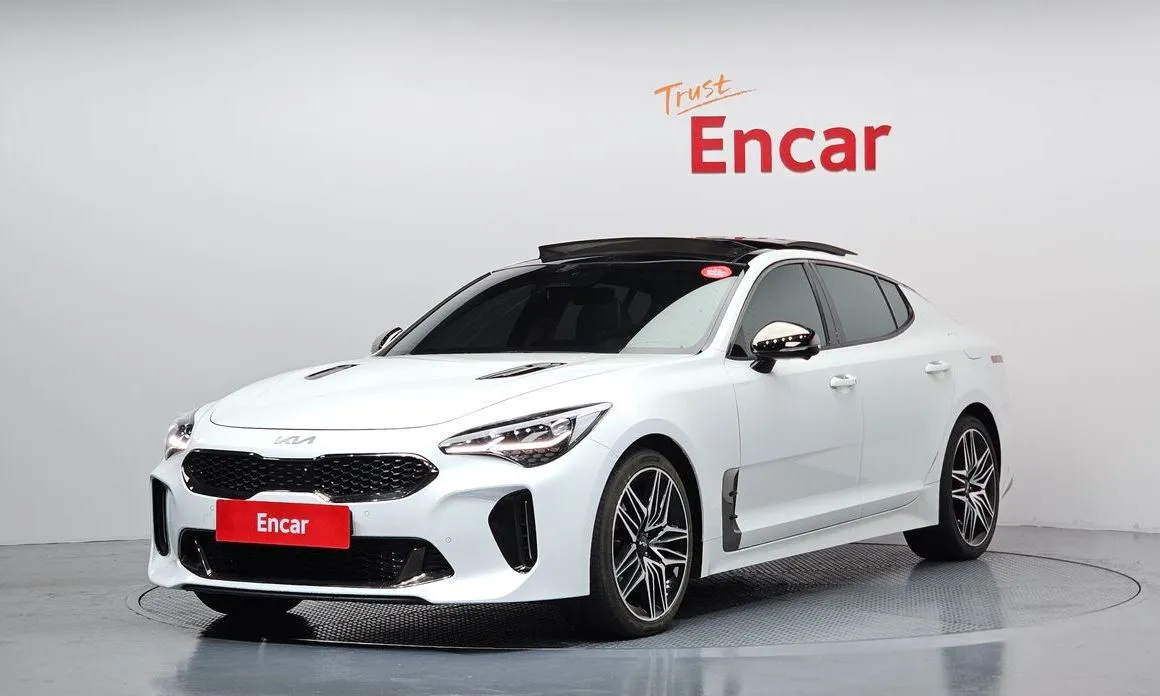 Kia Stinger — фото 1