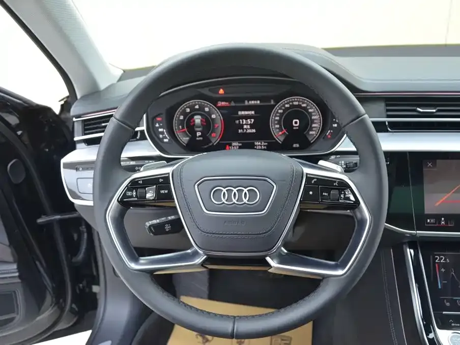 Audi A8 — фото 2