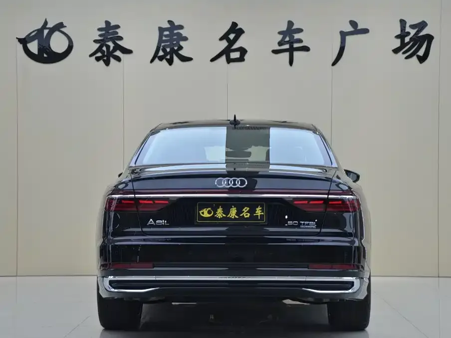 Audi A8 — фото 5