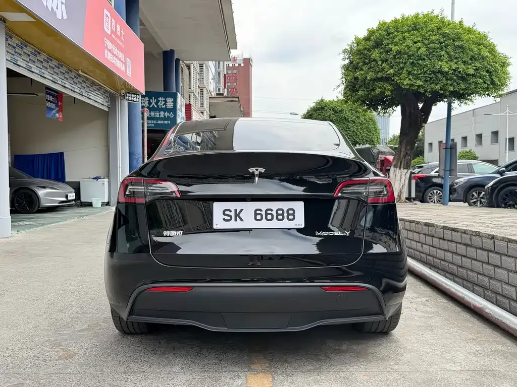 Tesla Model Y — фото 7