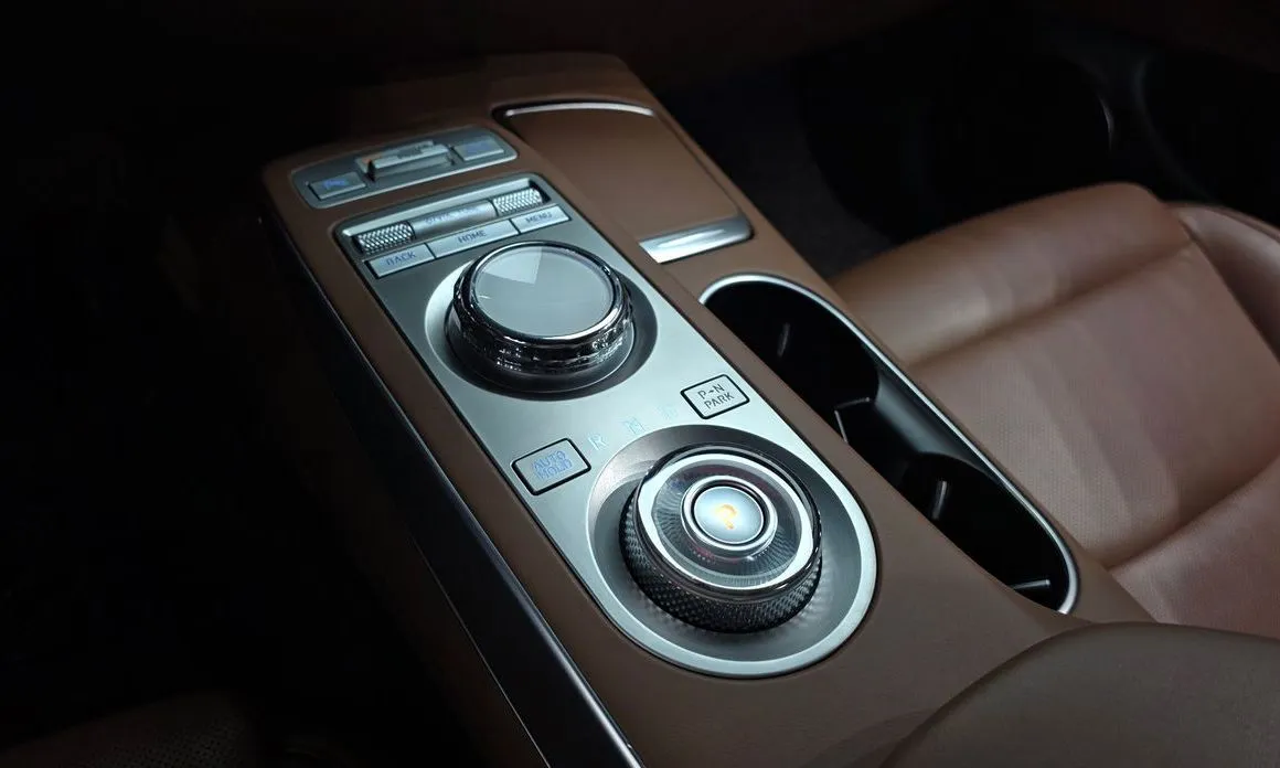 Genesis GV70 — фото 4