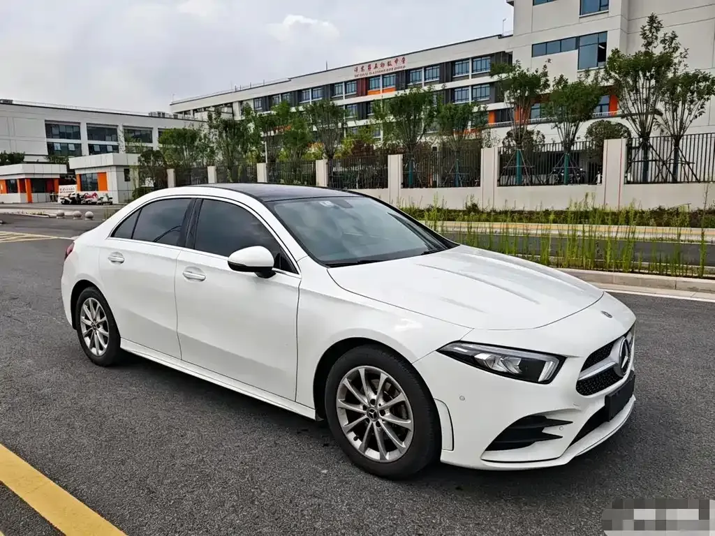 Mercedes-Benz A-Class — фото 8