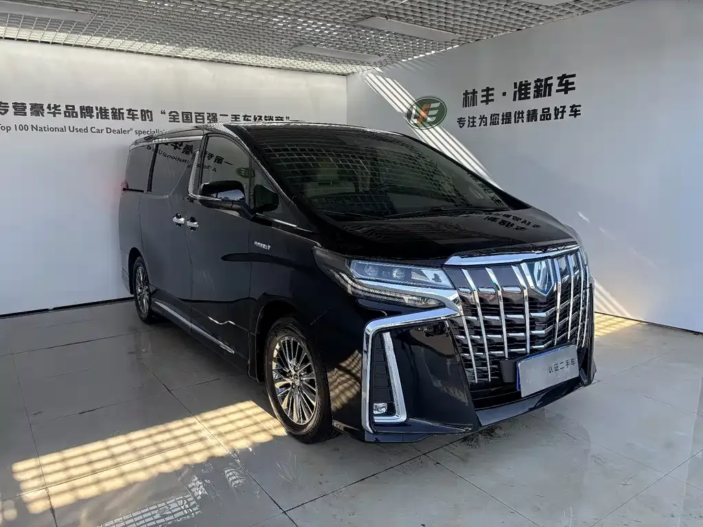 Toyota Alphard — фото 5