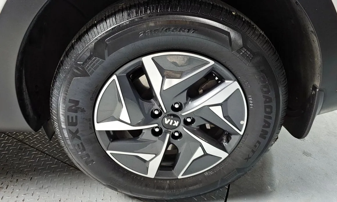 Kia Sorento — фото 5