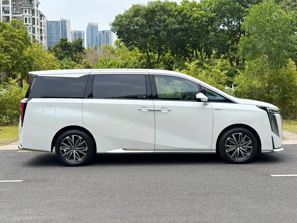 GAC Motor Trumpchi M8 — фото 9