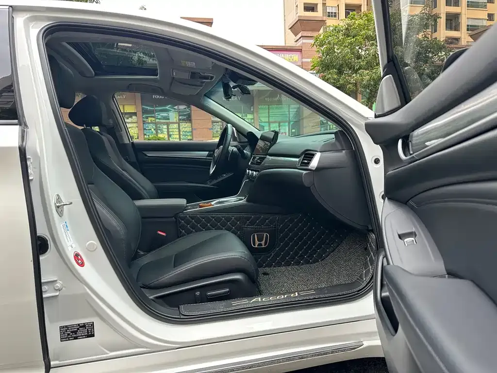 Honda Accord — фото 5