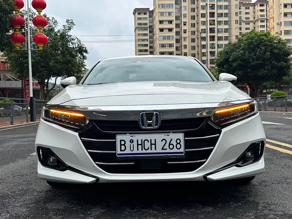 Honda Accord — фото 9