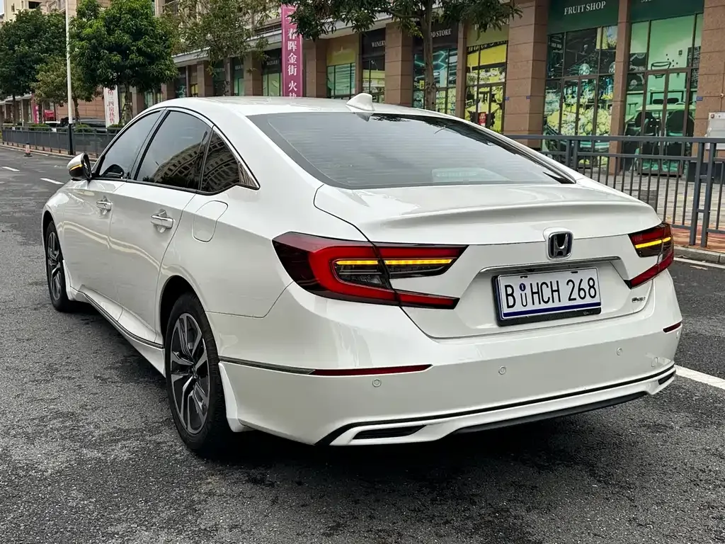 Honda Accord — фото 4
