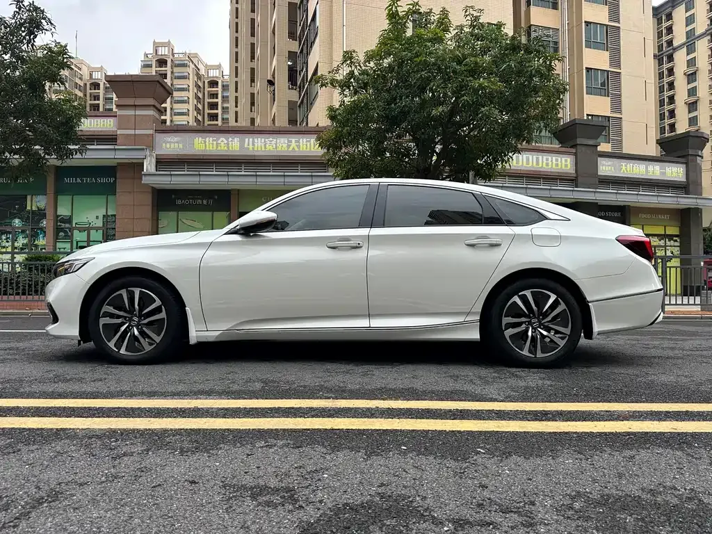 Honda Accord — фото 6