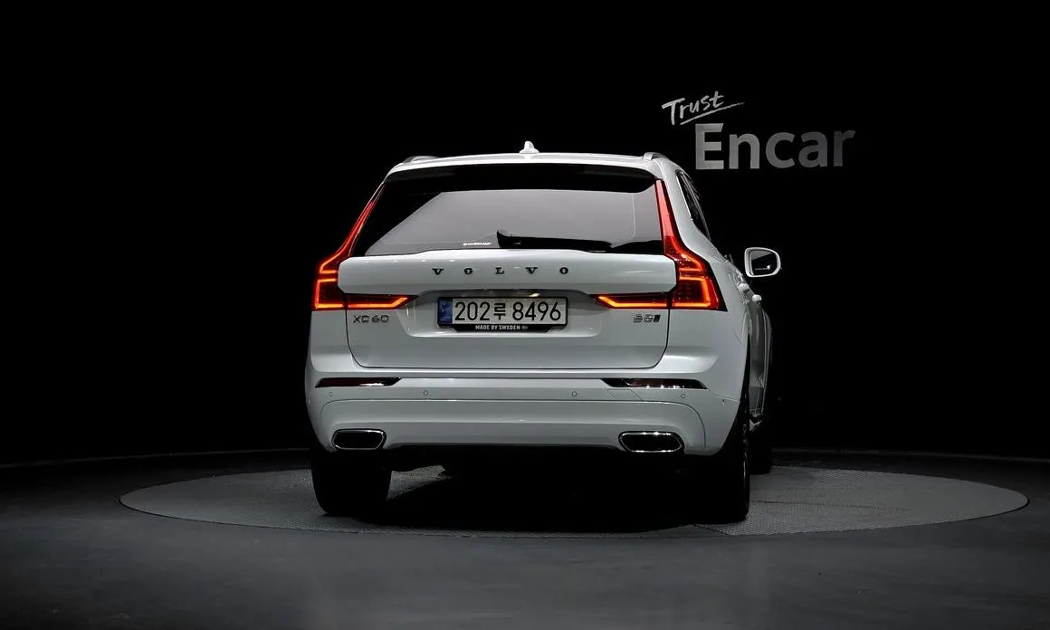 Volvo XC60 — фото 6
