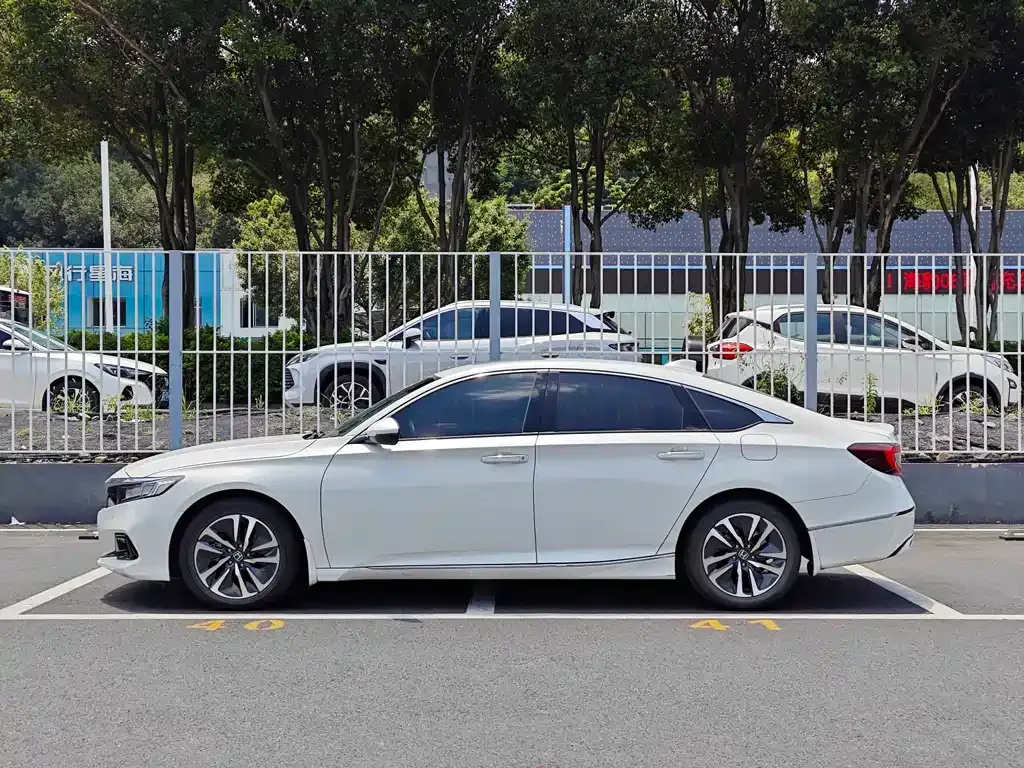 Honda Accord — фото 2