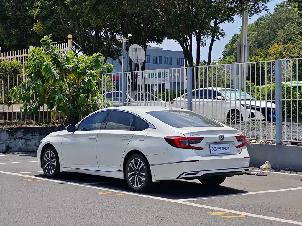 Honda Accord — фото 5