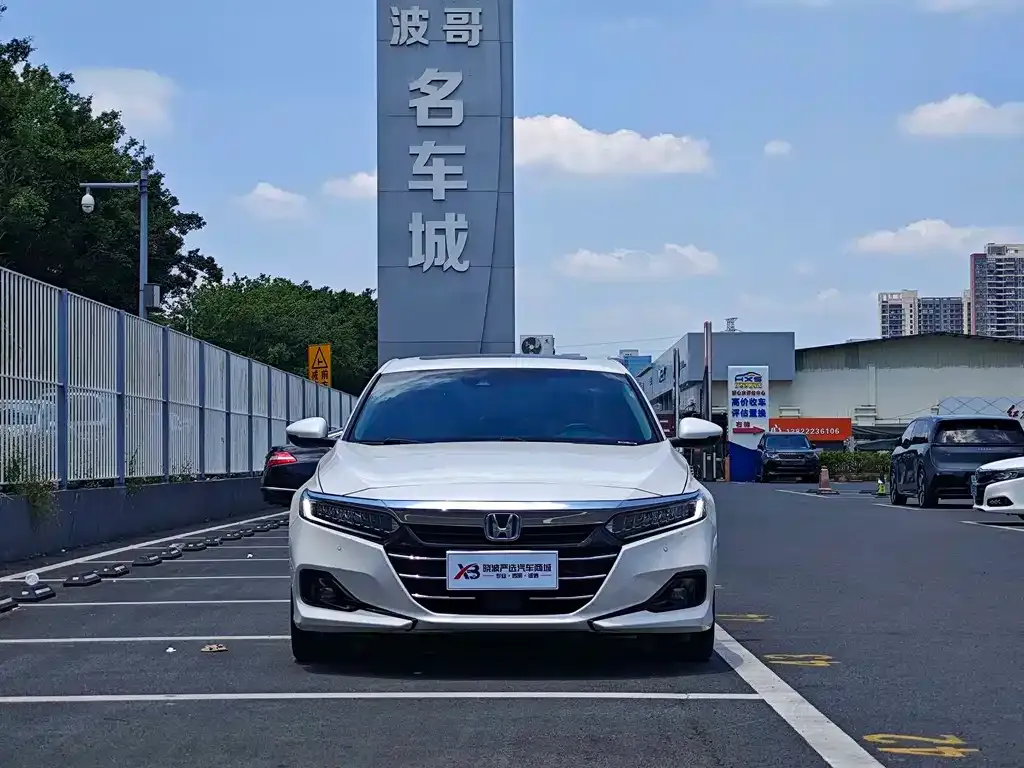 Honda Accord — фото 8