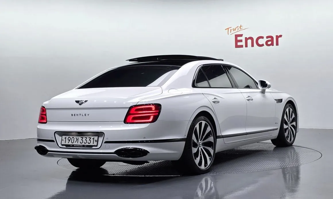 Bentley Flying Spur — фото 2