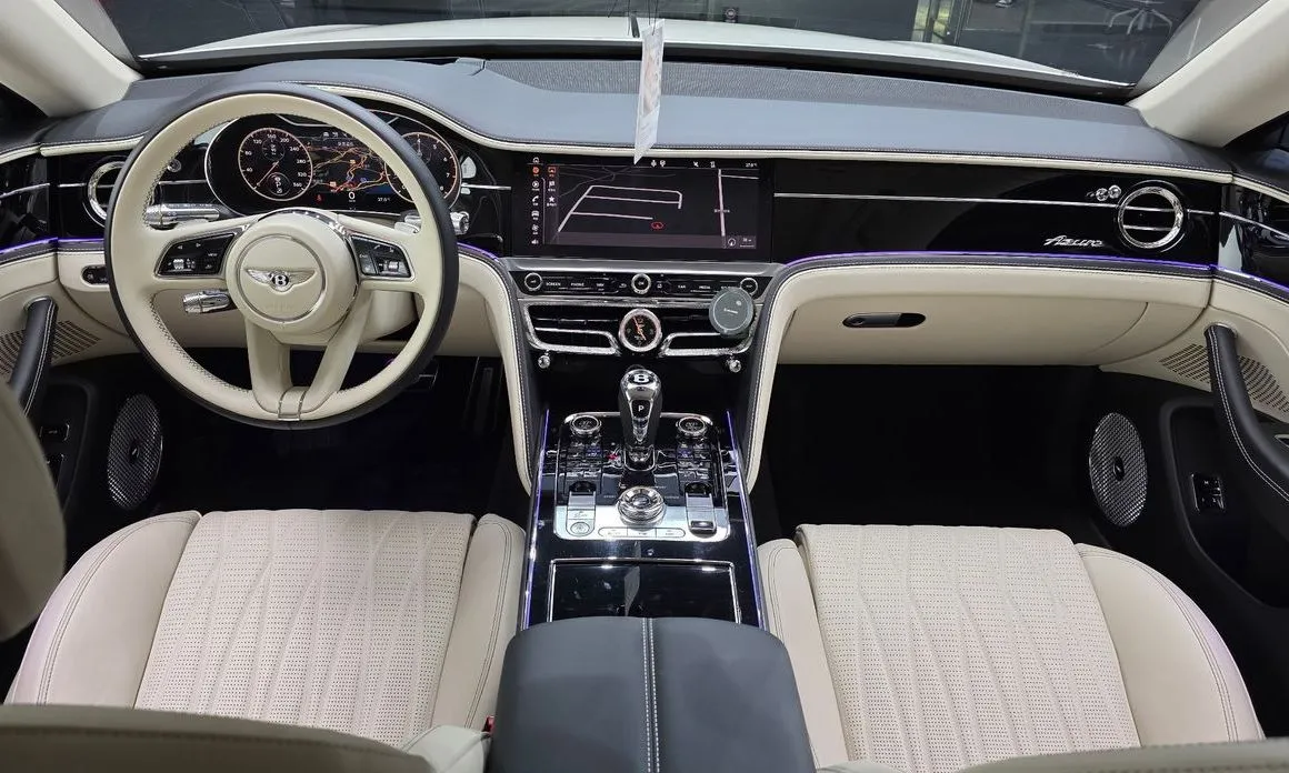 Bentley Flying Spur — фото 8