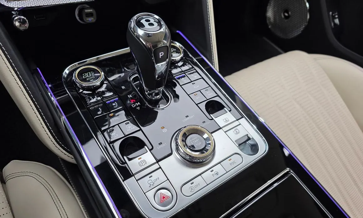 Bentley Flying Spur — фото 9