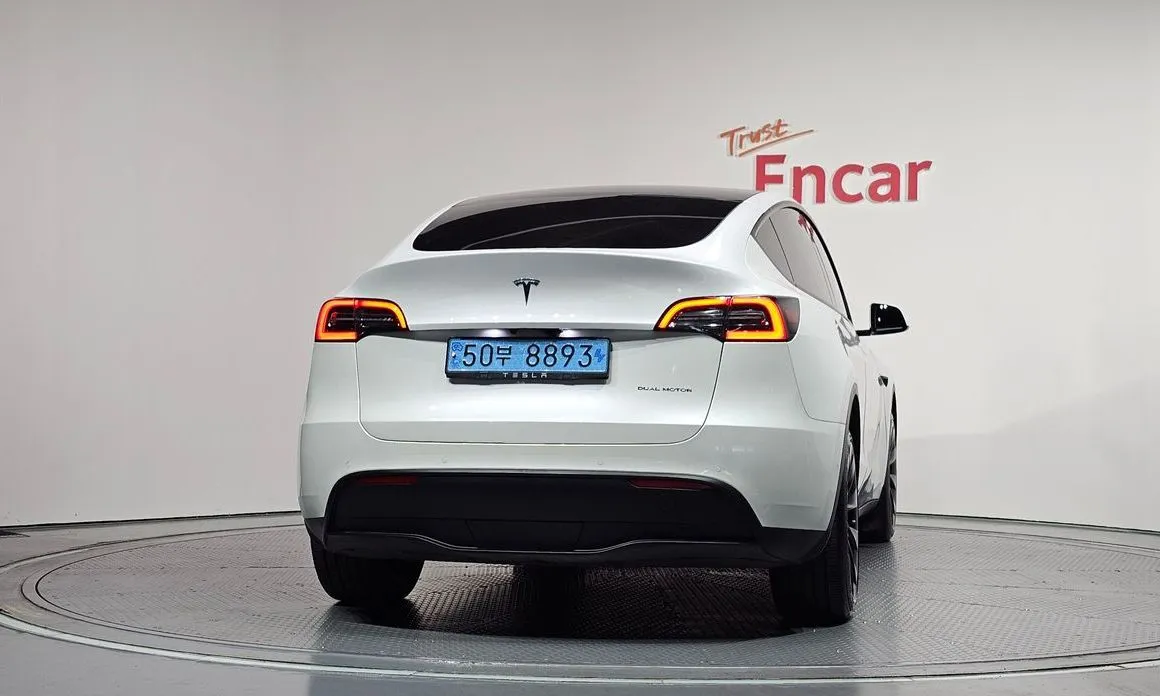 Tesla Model Y — фото 9