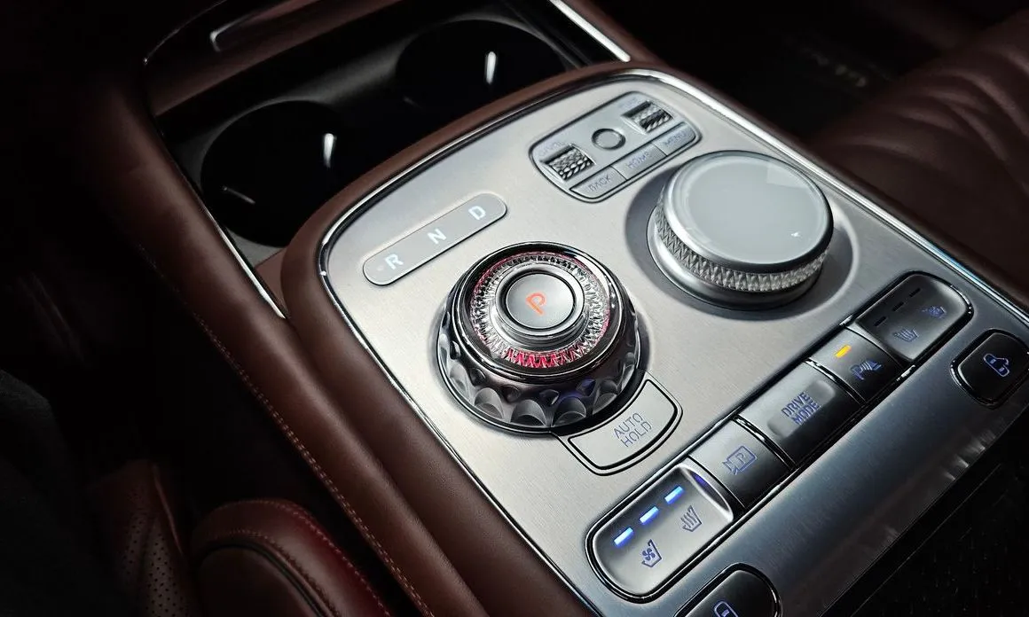 Genesis G90 — фото 10